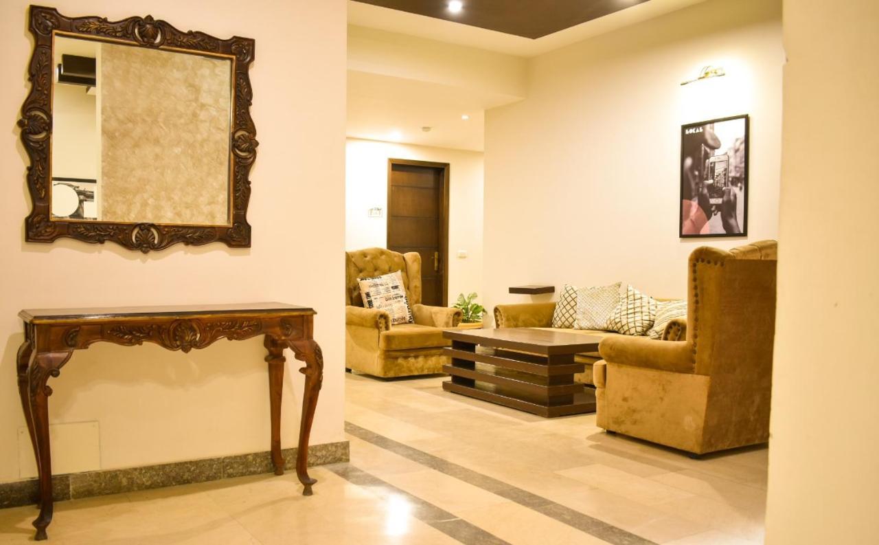Lokal Rooms X Shahrah-E-Faisal Карачи Екстериор снимка